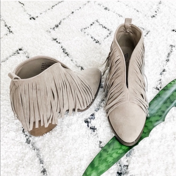 5⭐️ Grey Vegan Suede Fringe Ankle Booties - Picture 5 of 7